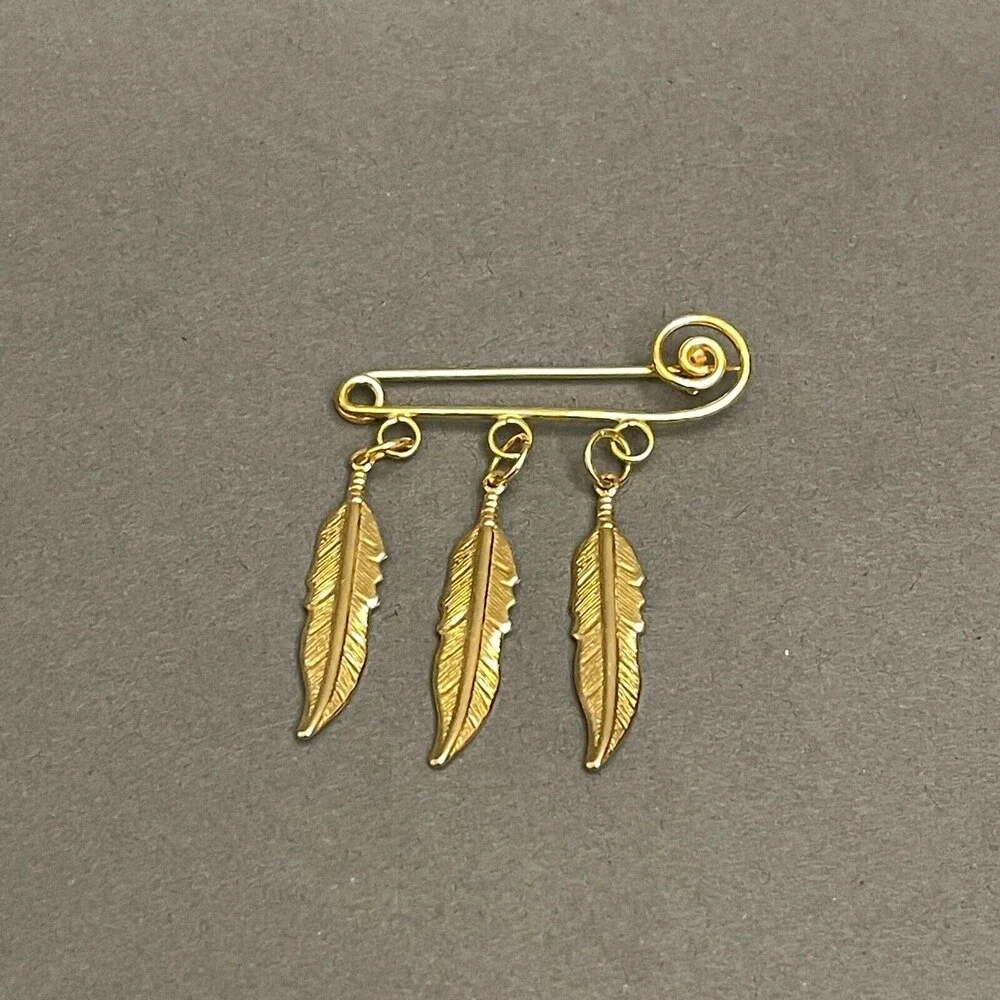 Gold-tone 3 Hanging‎ Leaves Brooch NWOT